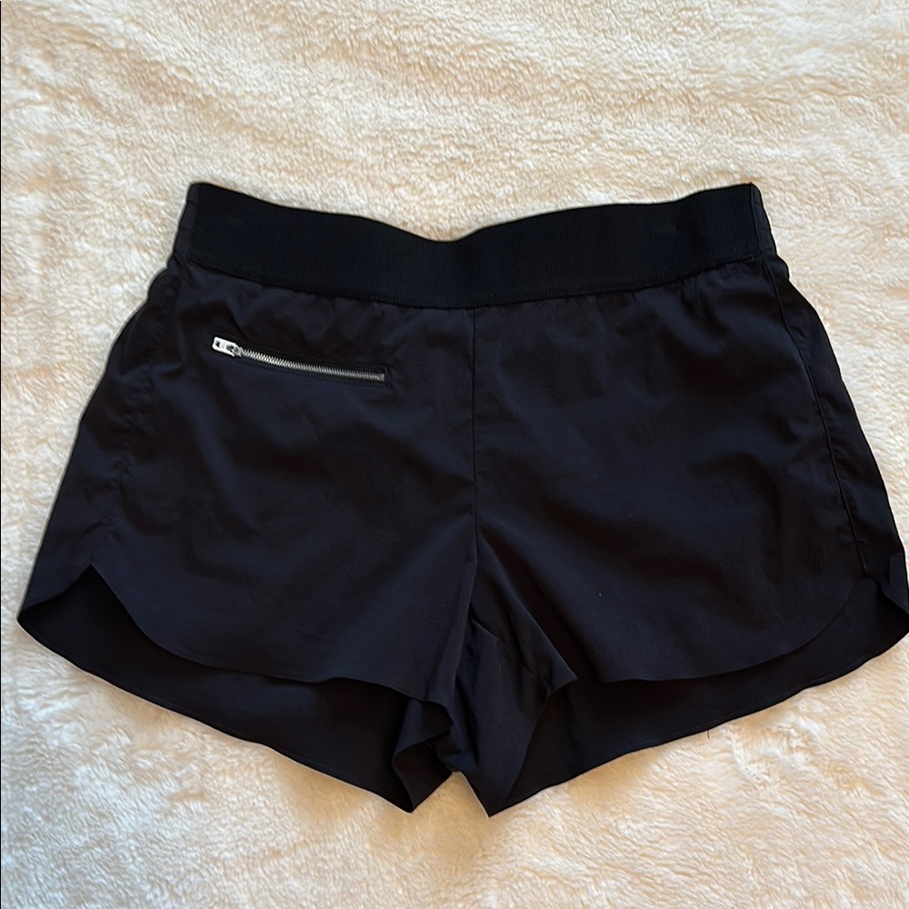 Athleta Mod Trekkie Black Women's Shorts
